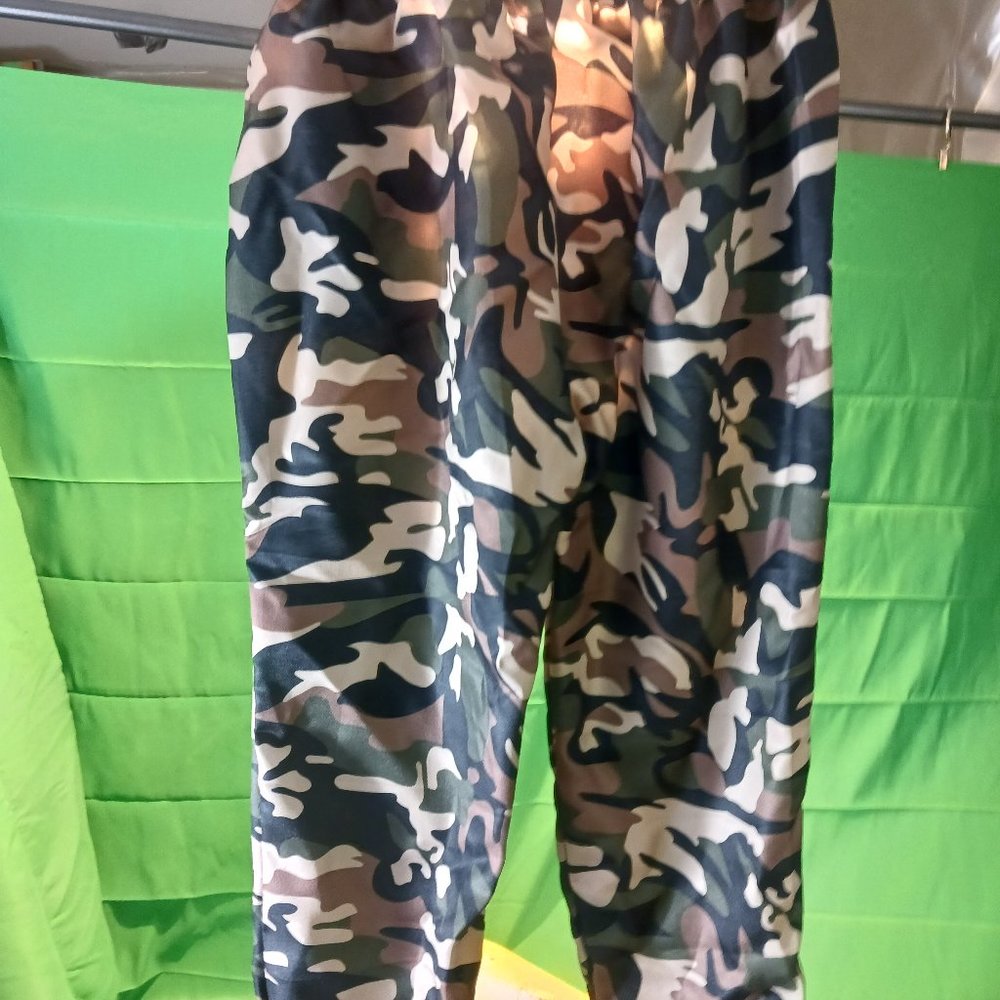 XS polyester camo pants for women brand new